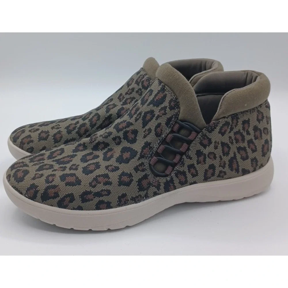 Clarks Womens Adella Pine Olive Black Leopard Ankle Boot Shoes Sneakers Size 8.5